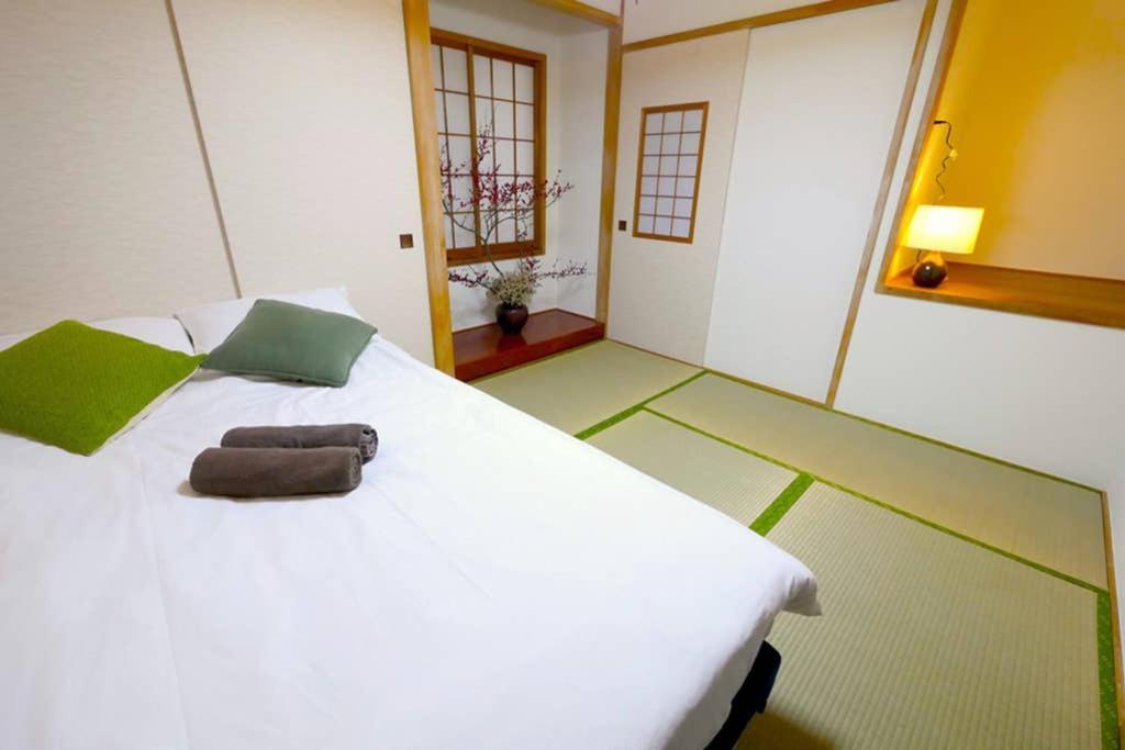 マスク配布ありa5 新宿10分 10人宿泊可能 出張在宅勤務に最適!!宿泊型テレワークスペース!!Wifi完備 回線安定してます!!長期宿泊受付中 Tokyo prefektur Exteriör bild